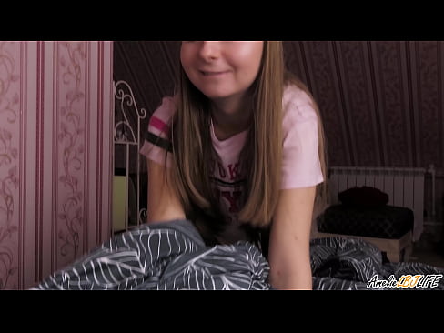 ❤️ Blondie BFF-ya xwe bi kûr dimije û di devê xwe de diqelişe Kalîteya seksê li ku.mrpornogratis.ru ❌